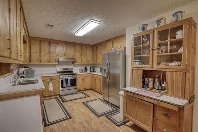 2740 Dennard Rd NE, Conyers, GA 30013