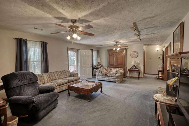 2740 Dennard Rd NE, Conyers, GA 30013