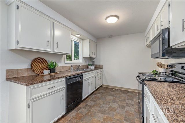 2230 N Constantine, Boise, ID 83704