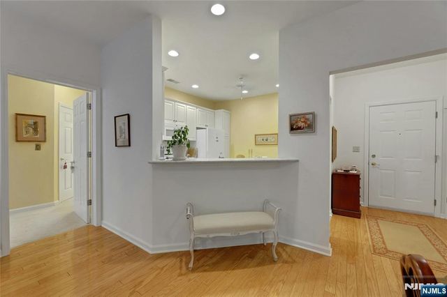 100 Ridgewood Road 215, Twp Of Washington, NJ 07676