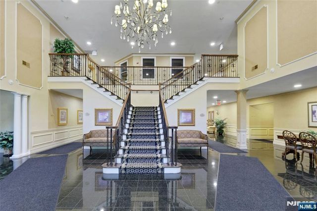 100 Ridgewood Road 215, Twp Of Washington, NJ 07676