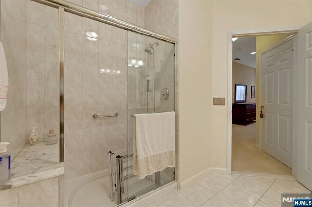 100 Ridgewood Road 215, Twp Of Washington, NJ 07676