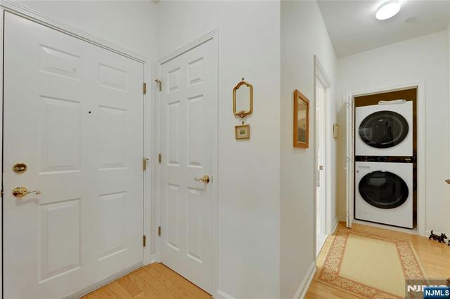 100 Ridgewood Road 215, Twp Of Washington, NJ 07676