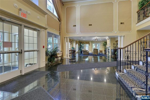 100 Ridgewood Road 215, Twp Of Washington, NJ 07676