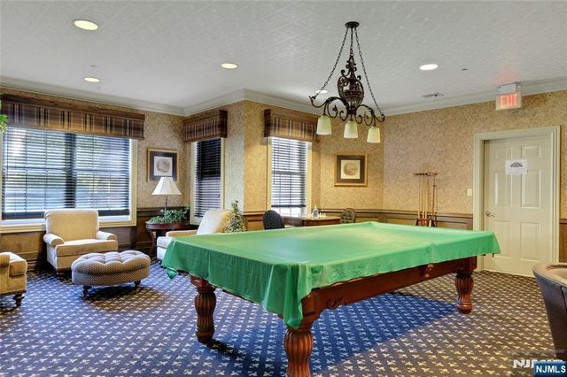 100 Ridgewood Road 215, Twp Of Washington, NJ 07676
