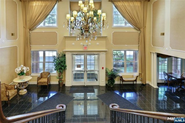 100 Ridgewood Road 215, Twp Of Washington, NJ 07676