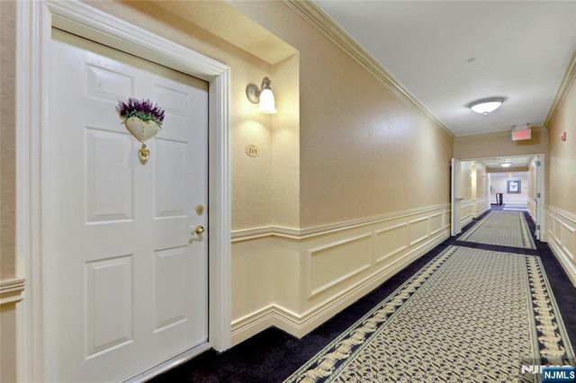 100 Ridgewood Road 215, Twp Of Washington, NJ 07676