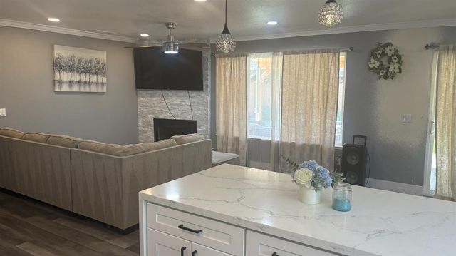 7201 Candlestick Way, Sacramento, CA 95842