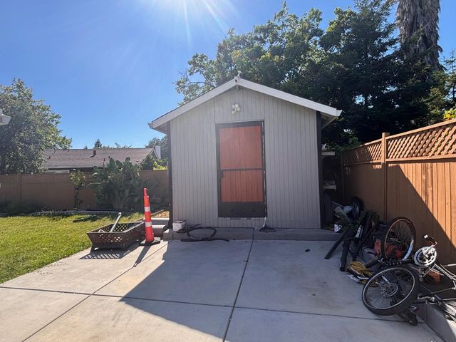 7201 Candlestick Way, Sacramento, CA 95842