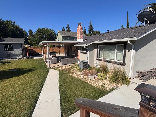 7201 Candlestick Way, Sacramento, CA 95842