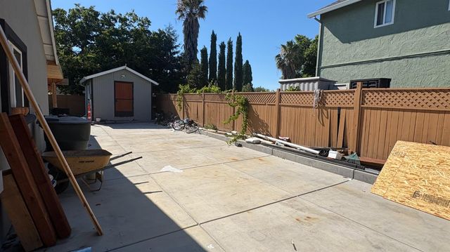 7201 Candlestick Way, Sacramento, CA 95842