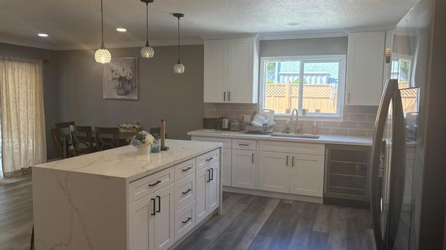 7201 Candlestick Way, Sacramento, CA 95842