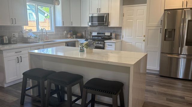 7201 Candlestick Way, Sacramento, CA 95842