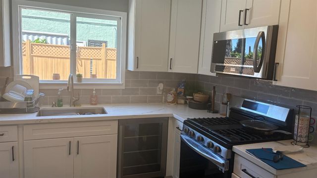 7201 Candlestick Way, Sacramento, CA 95842