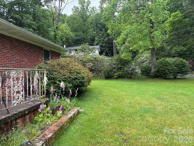 609 Valley Road, Spruce Pine, NC 28777