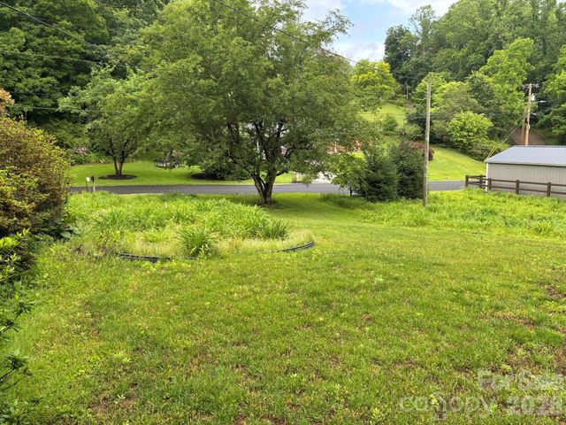 609 Valley Road, Spruce Pine, NC 28777