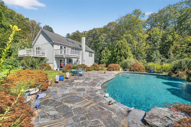 986 Cliff Avenue, Yorktown Heights, NY 10598