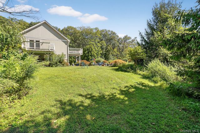 986 Cliff Avenue, Yorktown Heights, NY 10598
