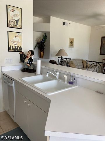 2855 Cypress Trace CIR 102, Naples, FL 34119