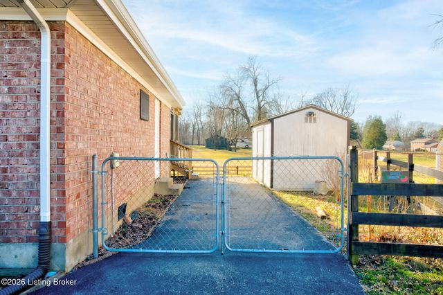 3314 McAdams Ct, Louisville, KY 40299