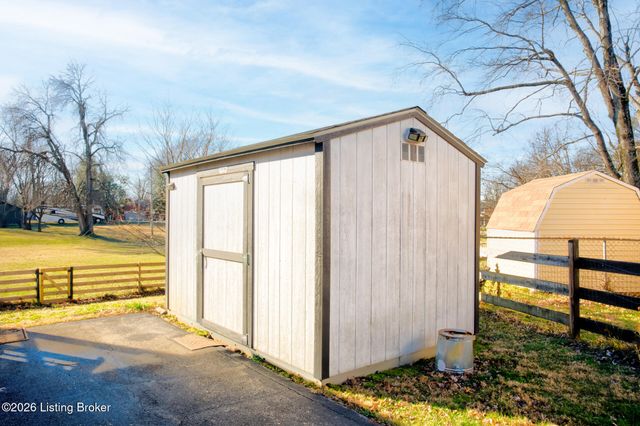 3314 McAdams Ct, Louisville, KY 40299