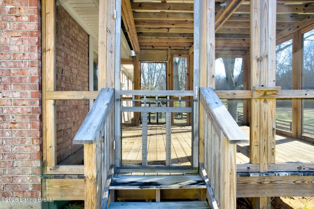 3314 McAdams Ct, Louisville, KY 40299