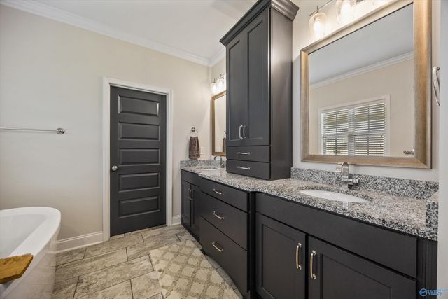 7418 Flint Crossing Circle, Owens Cross Roads, AL 35763