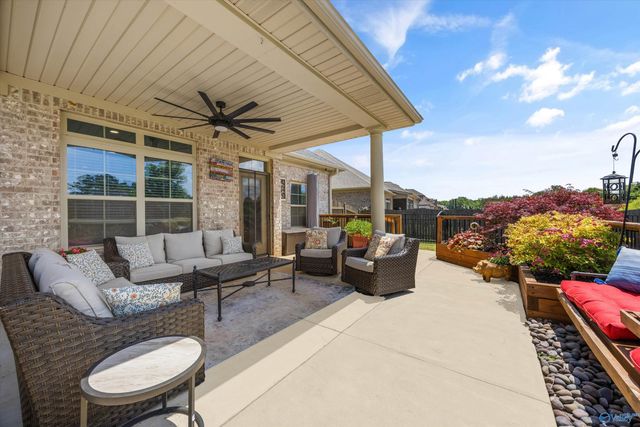 7418 Flint Crossing Circle, Owens Cross Roads, AL 35763