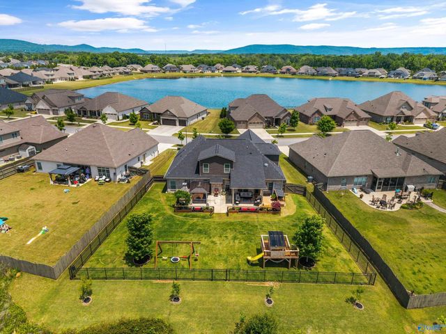7418 Flint Crossing Circle, Owens Cross Roads, AL 35763