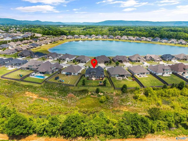 7418 Flint Crossing Circle, Owens Cross Roads, AL 35763