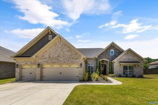 7418 Flint Crossing Circle, Owens Cross Roads, AL 35763