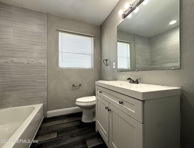 6557 LOU Drive N, Jacksonville, FL 32216