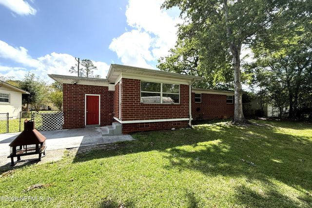 6557 LOU Drive N, Jacksonville, FL 32216