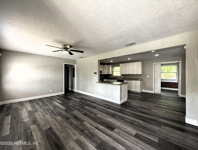 6557 LOU Drive N, Jacksonville, FL 32216