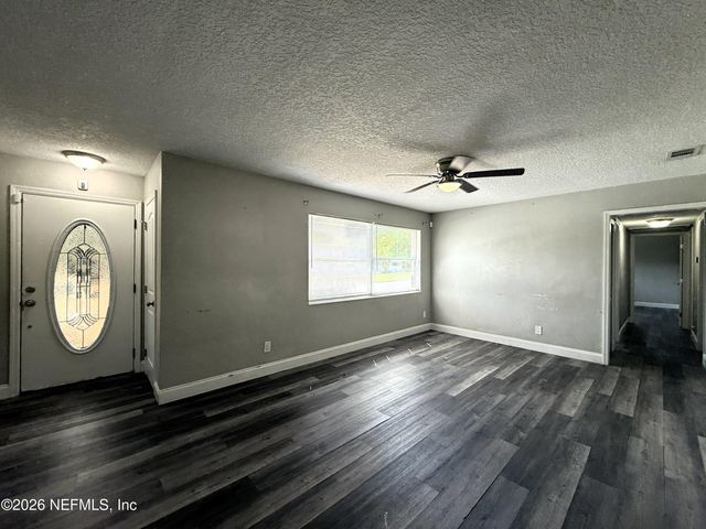 6557 LOU Drive N, Jacksonville, FL 32216