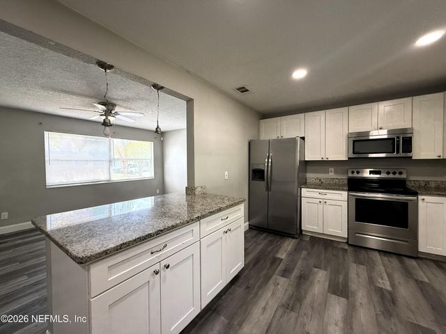 6557 LOU Drive N, Jacksonville, FL 32216