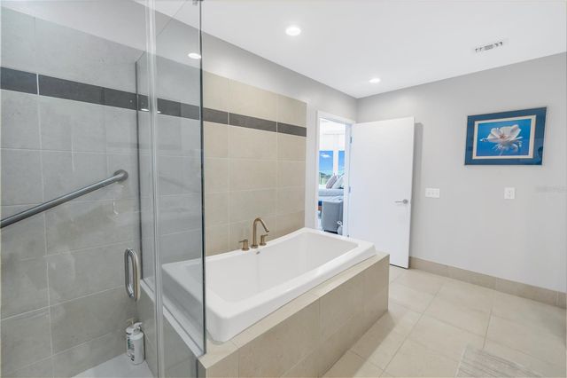 175 1ST STREET S 1006, St Petersburg, FL 33701