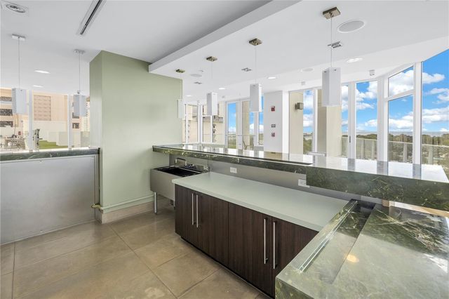 175 1ST STREET S 1006, St Petersburg, FL 33701