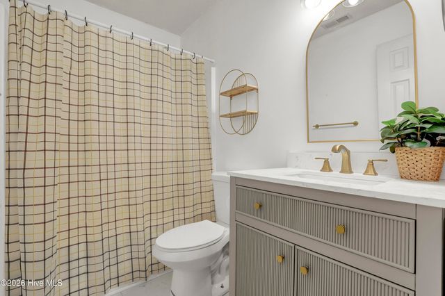 527 Raintree Road, Jacksonville, NC 28540