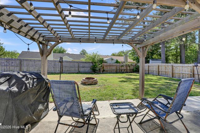 527 Raintree Road, Jacksonville, NC 28540