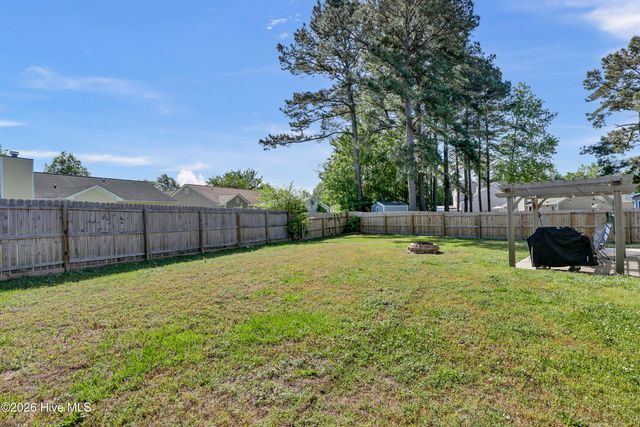 527 Raintree Road, Jacksonville, NC 28540