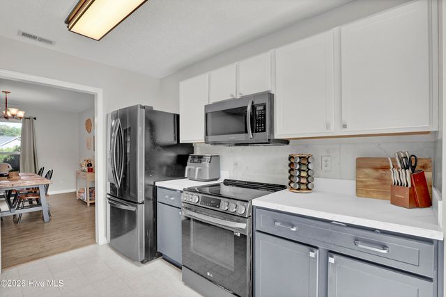 527 Raintree Road, Jacksonville, NC 28540