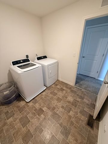 1600 Bayberry Lane, Pingree Grove, IL 60140