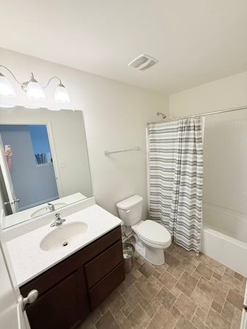 1600 Bayberry Lane, Pingree Grove, IL 60140