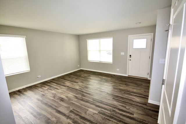 1600 Bayberry Lane, Pingree Grove, IL 60140