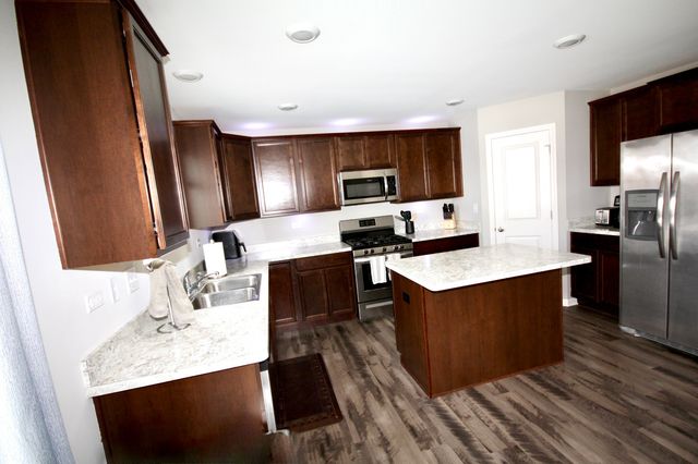 1600 Bayberry Lane, Pingree Grove, IL 60140