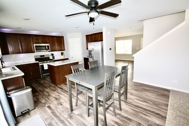 1600 Bayberry Lane, Pingree Grove, IL 60140