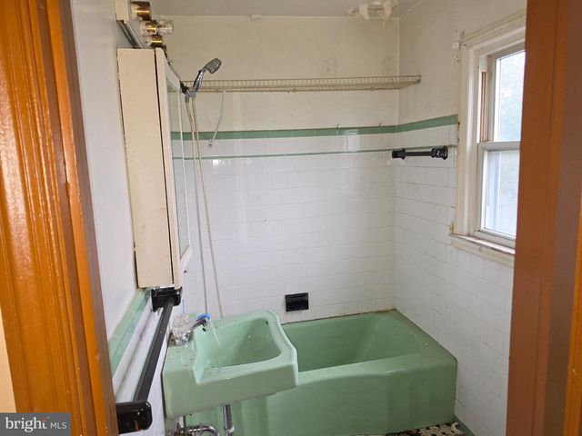 2340 IVY AVE, Baltimore, MD 21214