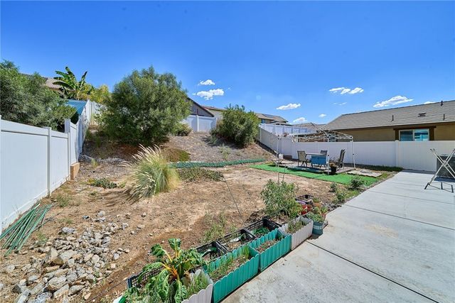 2892 Winter Park Avenue, Jurupa Valley, CA 92509