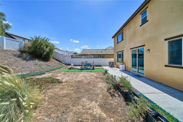 2892 Winter Park Avenue, Jurupa Valley, CA 92509